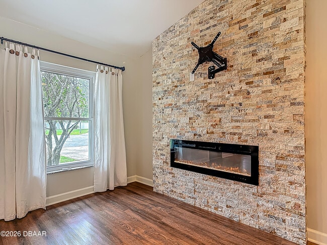 Building Photo - 14 Zollinger Pl