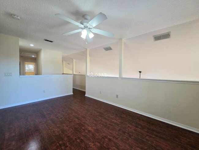 Building Photo - Spacious 4-Bedroom Home Available Now at P...