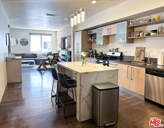 Building Photo - 1234 Wilshire Blvd