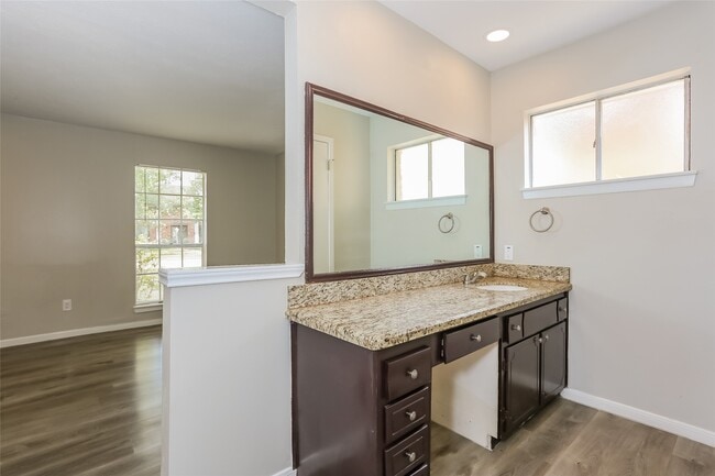 Building Photo - 10402 Sagetree Dr