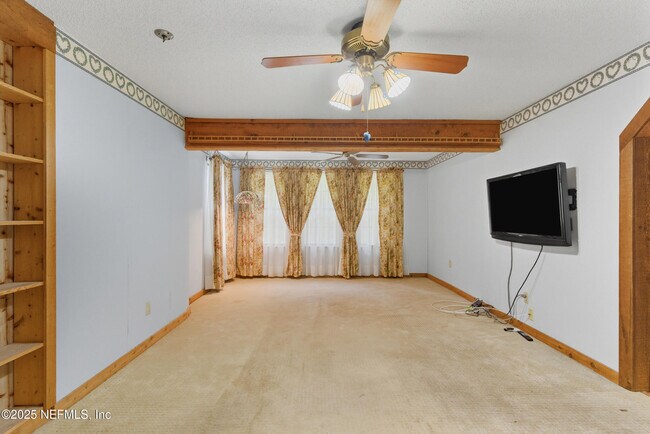 Building Photo - 2221 Treasure Point Rd