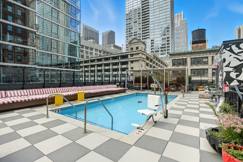 Building Photo - 19 E Lake St