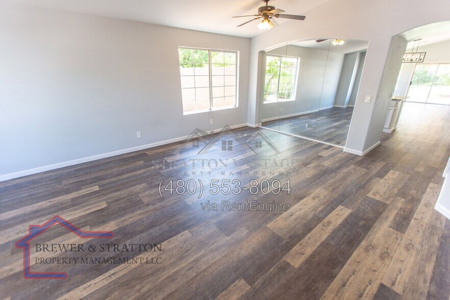 Building Photo - 689 W Constitution Dr