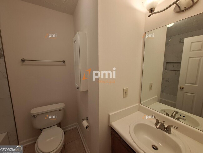 Building Photo - 2055 Pine Cone Dr SW