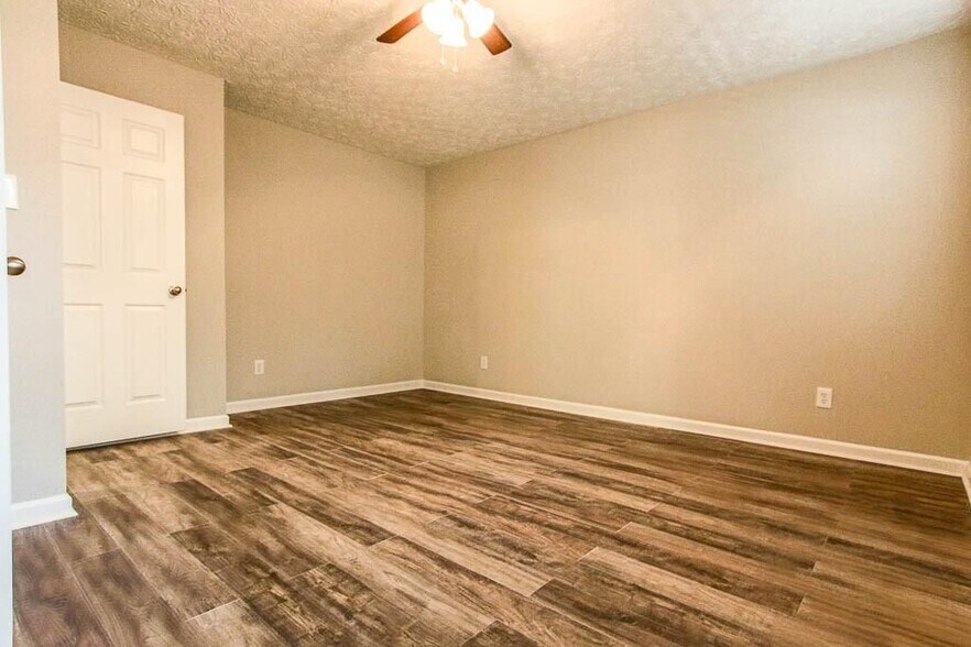 Building Photo - 2745 Highland Ridge NW