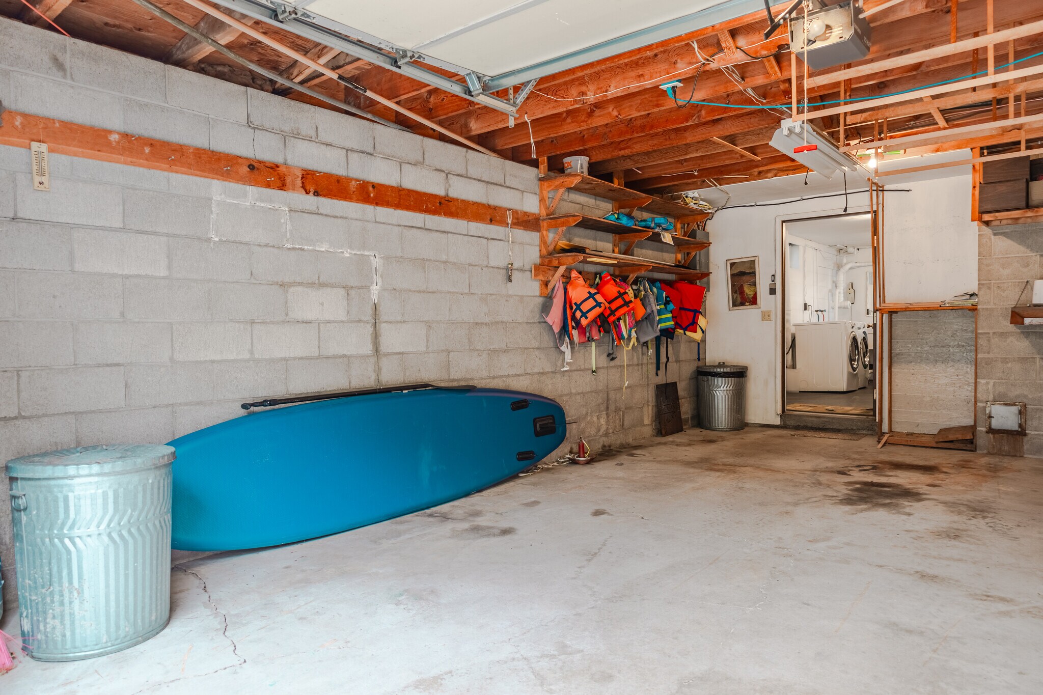 Building Photo - 6806 Sunset Strip NW
