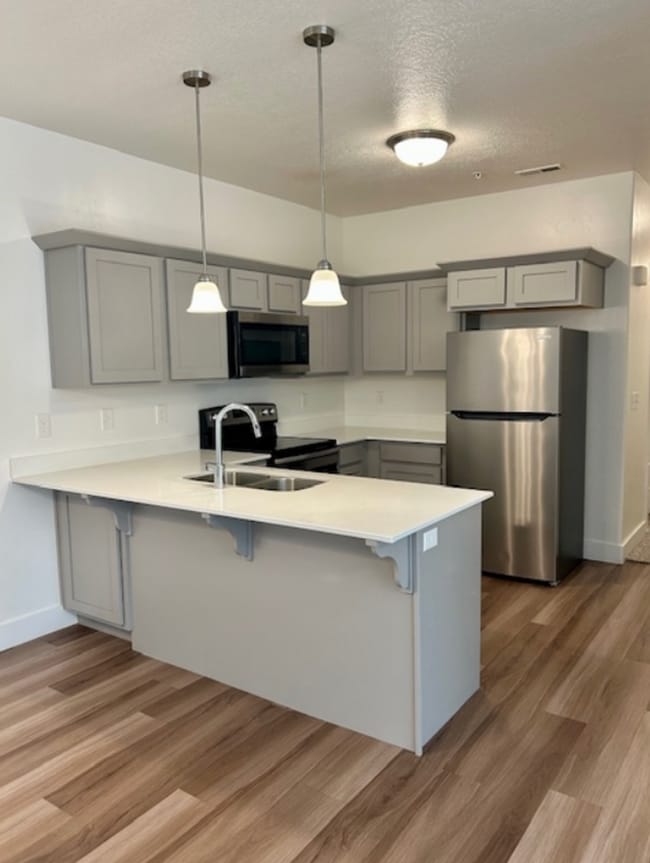 Building Photo - 3 bed 2 bath condo for rent in Saratoga Sp...