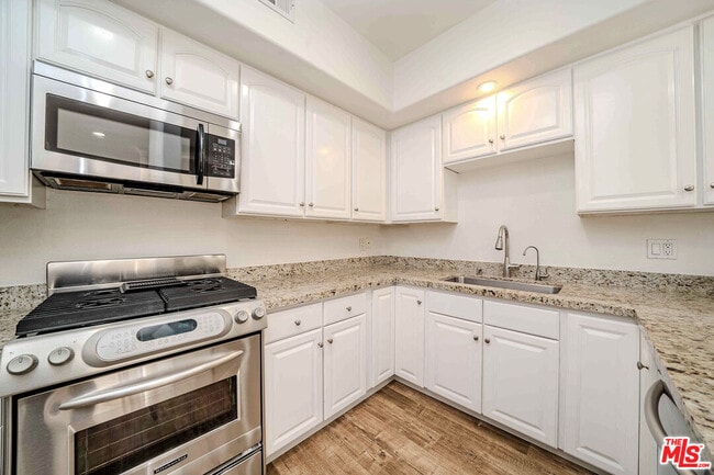 Building Photo - 2311 Schader Dr