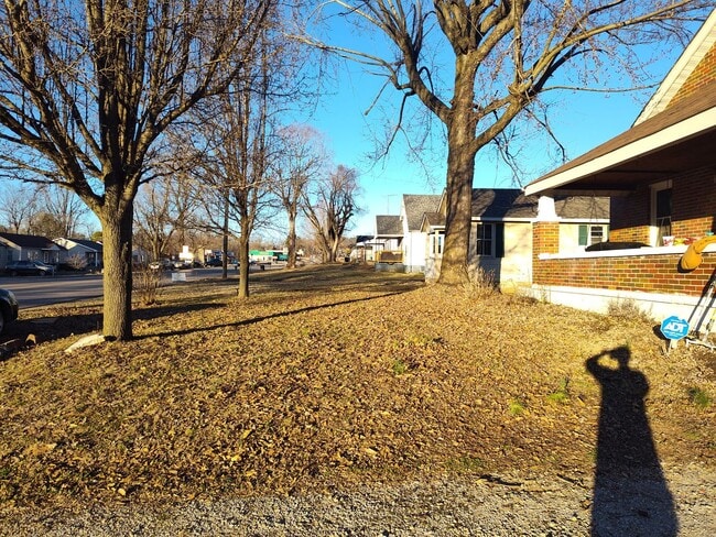 Primary Photo - 2 bed 1.5 bath