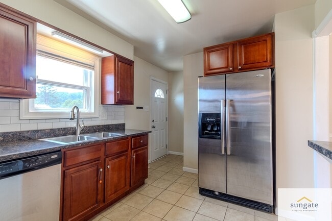 Building Photo - 945 Stormont Cir