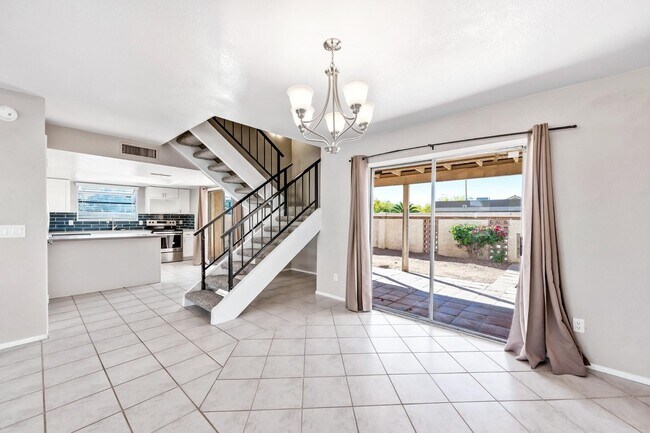 Building Photo - 860 S Rio Dr