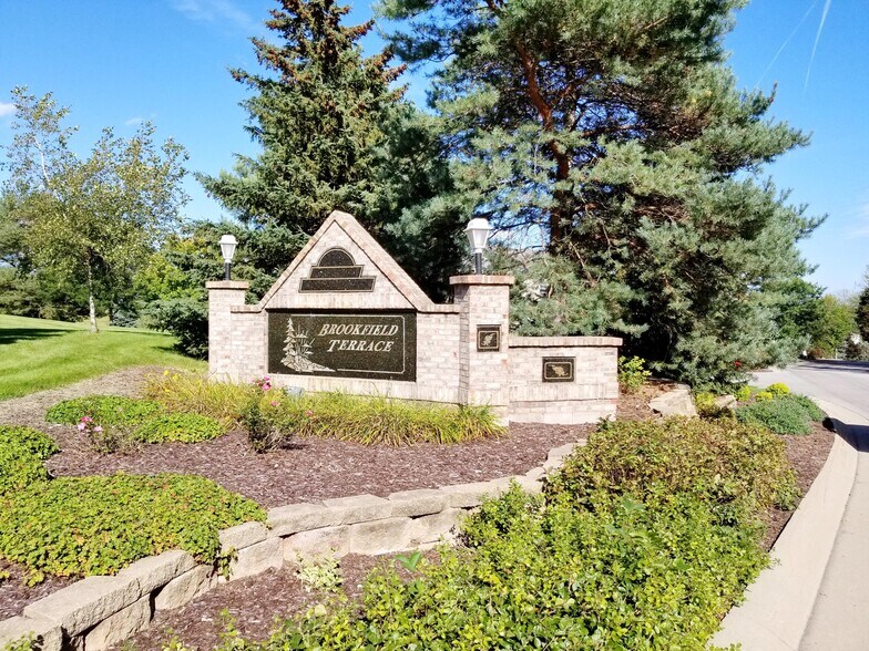 Building Photo - 347 Terrace Dr E
