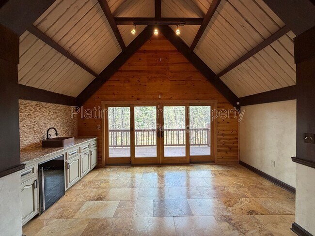 Building Photo - 835 Timber Lake Trail