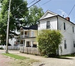 Building Photo - 531 Connally St SE