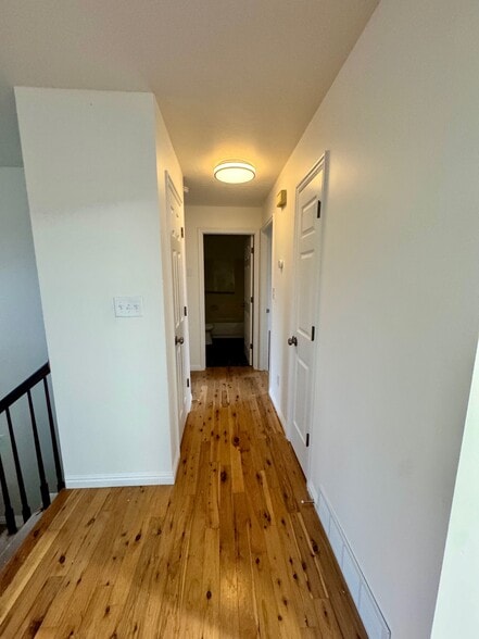 Building Photo - 917 N Dorothea Way