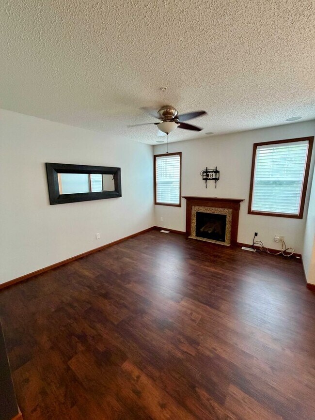Building Photo - Savage TownHome for Rent