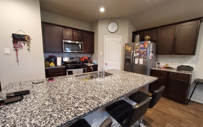 Building Photo - 22619 Castello Lakes Dr