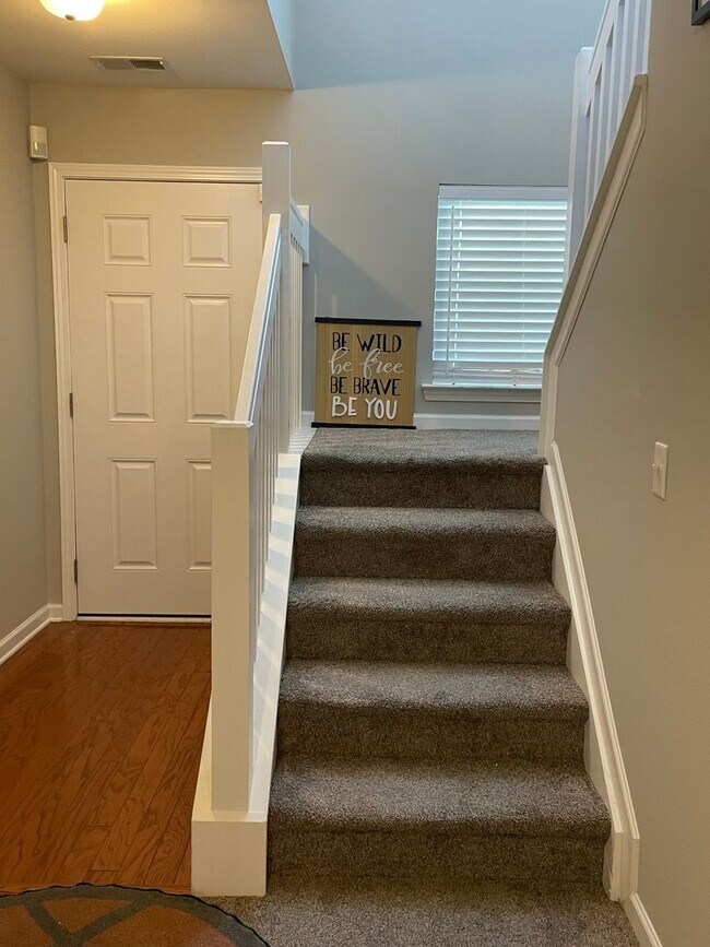 Building Photo - Conveniently Located Townhome in Pooler