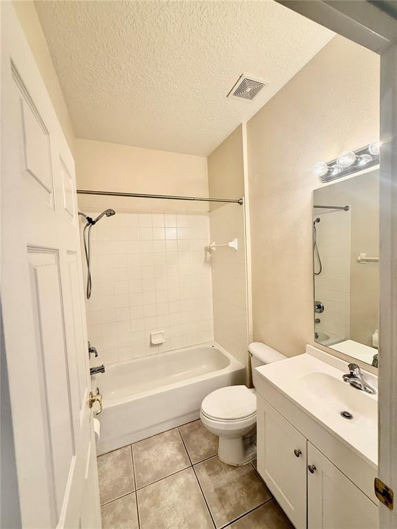 Building Photo - 1047 Lascala Dr