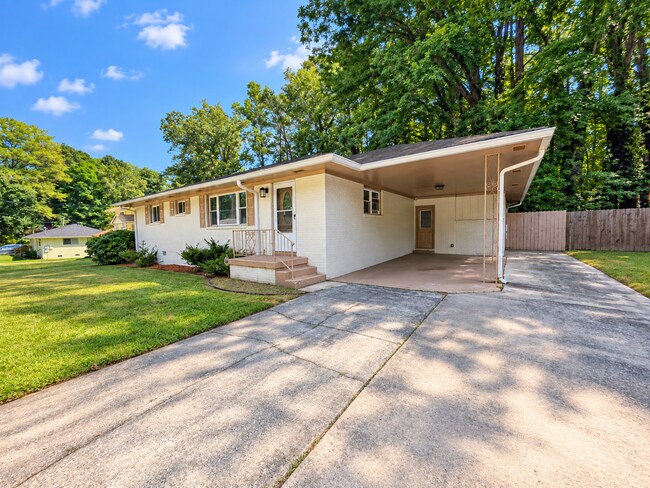 Building Photo - 2579 Bonnybrook Dr SW