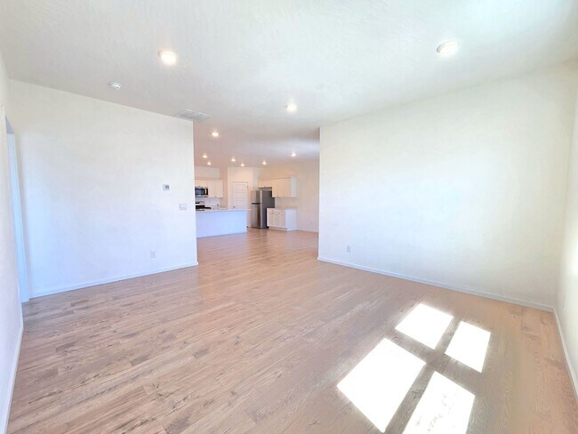 Building Photo - 5711 W Georgetown Ln