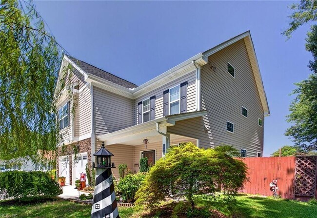 Building Photo - 844 Workwood Rd