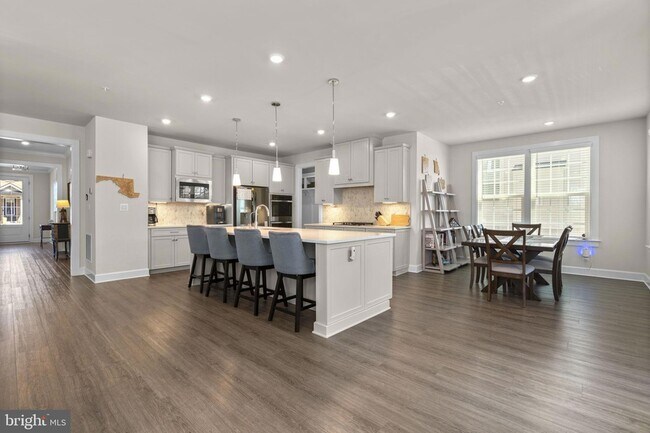 Building Photo - 8417 Bald Eagle Ct