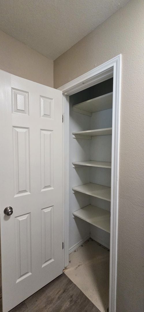 Building Photo - New Braunfels 2 Bedroom 2 Bath less than 1...