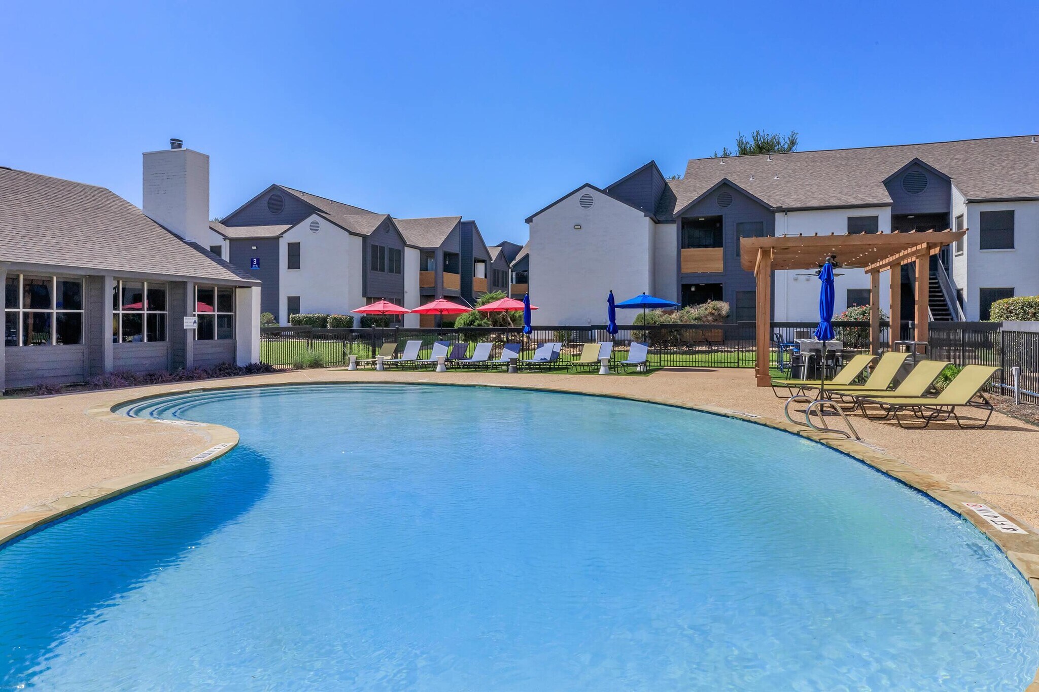 Building Photo - 1735 Rutland Dr