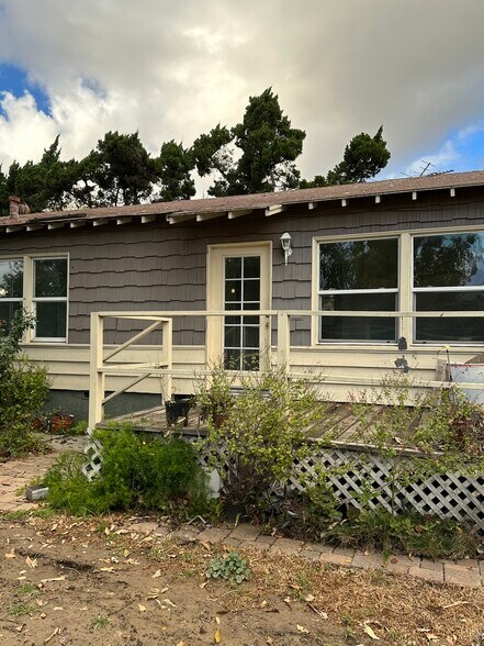 Building Photo - 6634 Gaviota Ave