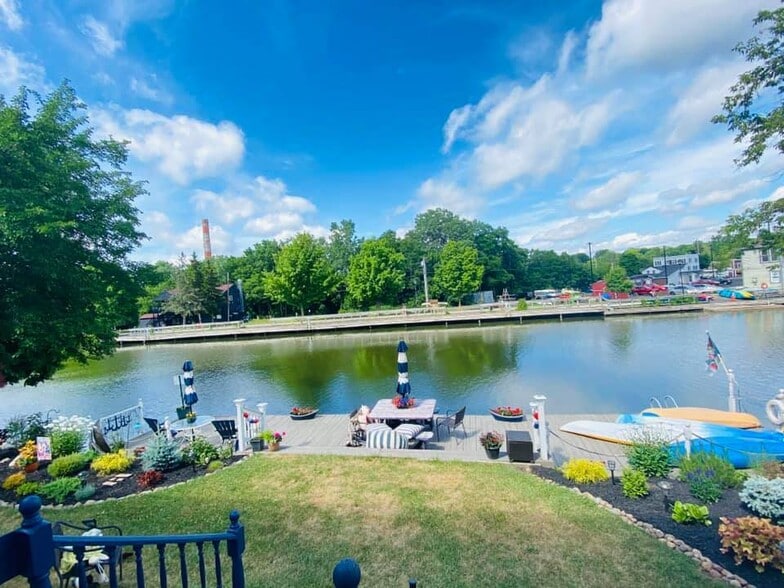 Building Photo - 20 Roselawn Ave