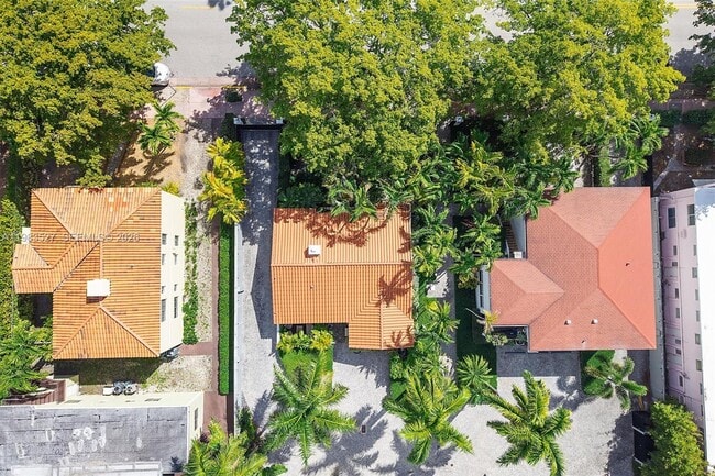 Building Photo - 1024 Lenox Ave.