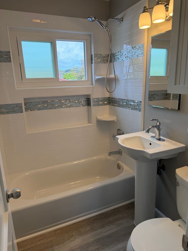 Building Photo - 4742.5 Lotus St