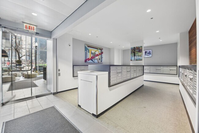 Building Photo - 235 W Van Buren St