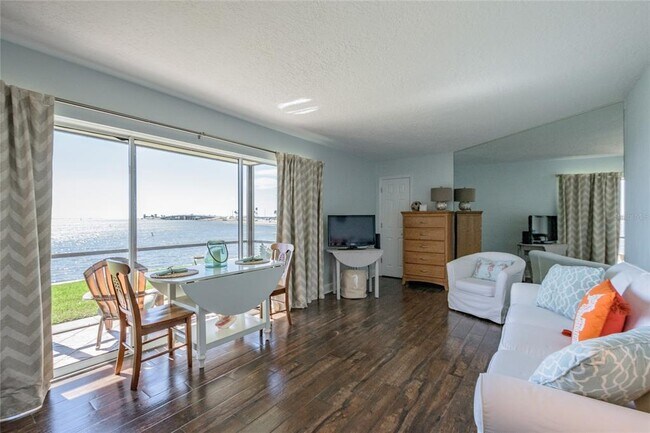 Building Photo - 2566 Gary Cir