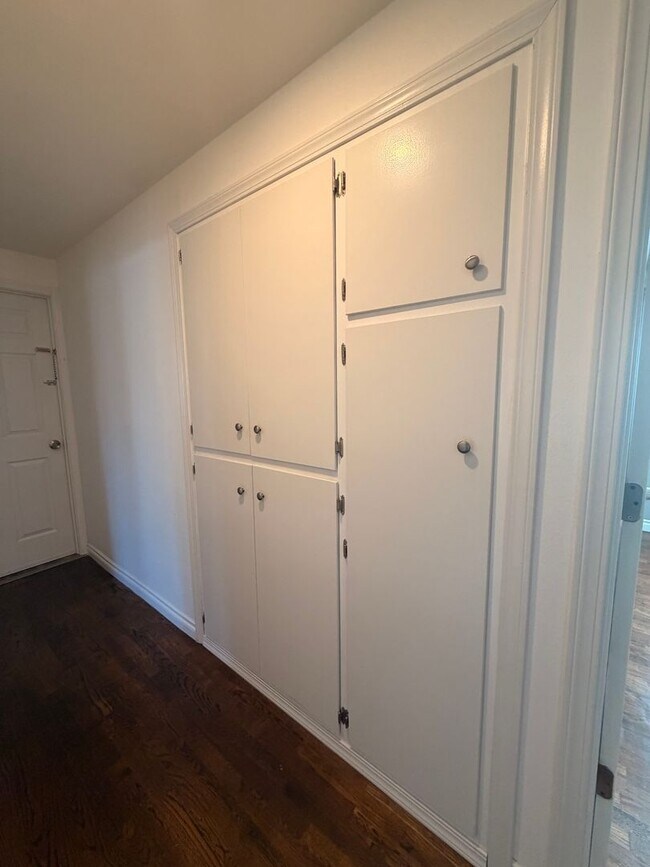 Building Photo - 4-Bedroom 4-Bathroom home with attached Studio apartment