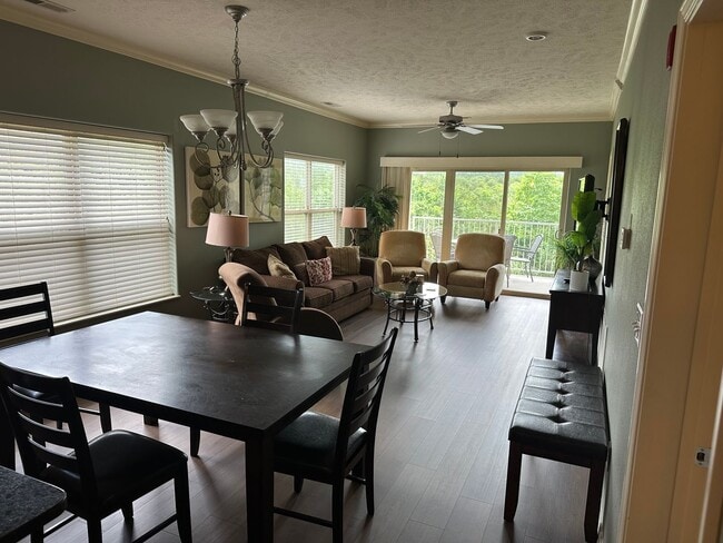 Building Photo - Furnished 2 Bedroom 2 Bath Executive Apart...