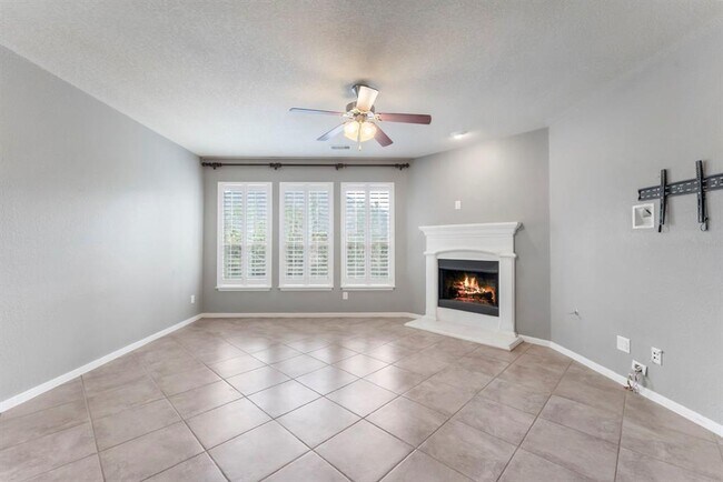 Building Photo - 1070 Cedar Lake Ct