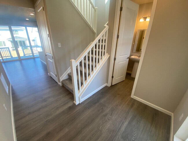 Building Photo - Fantastic Paired Home in Castle Rock