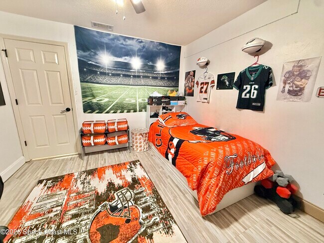 Building Photo - 1046 W Samms Ave