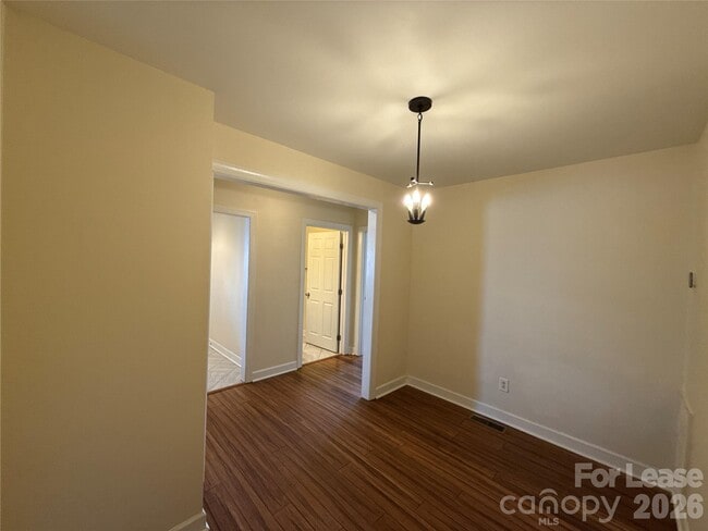 Building Photo - 707 Grandin Rd