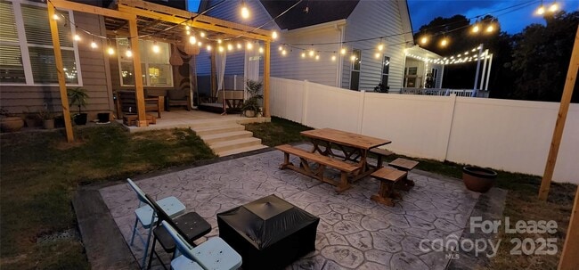 Building Photo - 2603 Bridle Brook Way