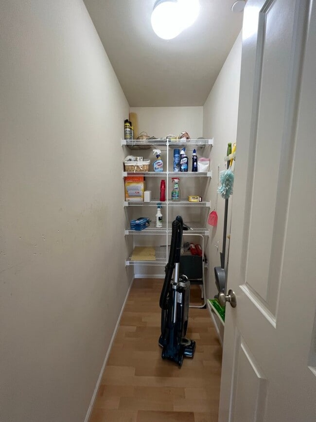 Building Photo - 2 Bedroom 1.75 Bathroom Condo in North Bellingham