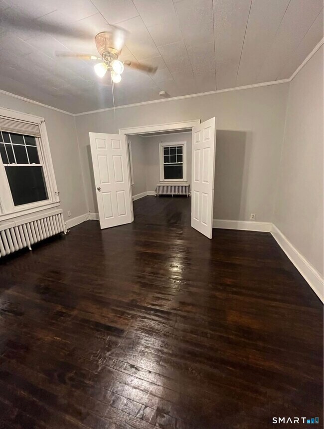 Building Photo - 1905 Broad St