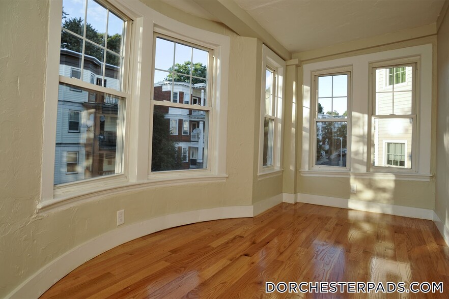 Building Photo - 29 Ridgewood St