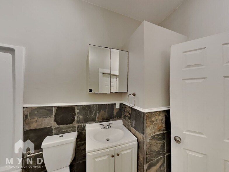 Building Photo - 1161 Indale Pl SW