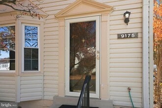 Building Photo - 9175 Broken Oak Pl