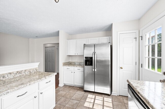 Building Photo - Awesome 4BE-Office/Bonus Room/ 2BA Home in...