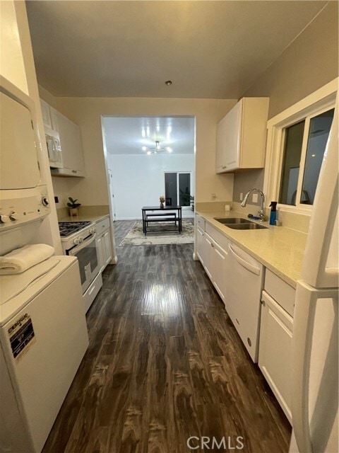 Primary Photo - 3665 Normandie Ave