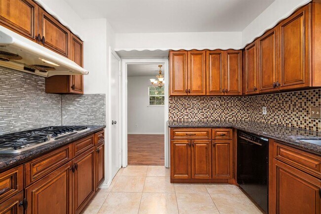 Building Photo - 8806 Langdon Ln